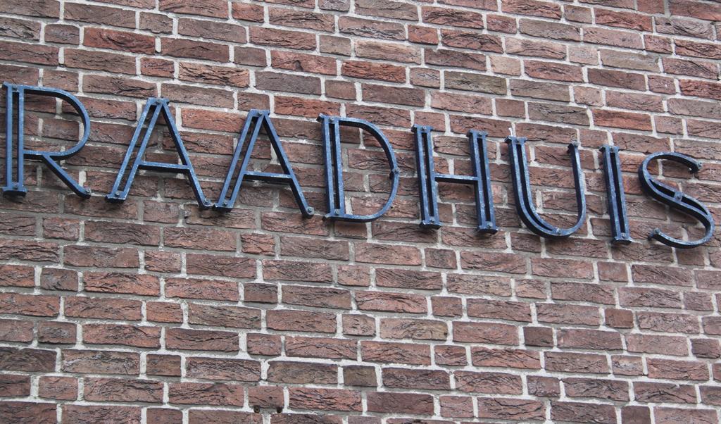 Raadhuis Egmond Egmond aan den Hoef Camera foto