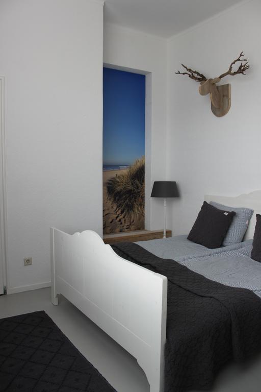 Raadhuis Egmond Egmond aan den Hoef Camera foto