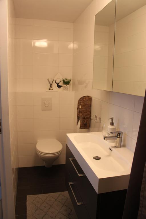 Raadhuis Egmond Egmond aan den Hoef Esterno foto